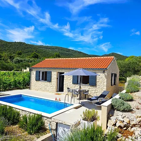Vakantiehuis Stone House In Vineyard